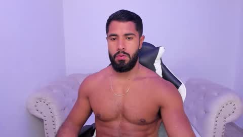 santiago_huntt online show from 12/15/25, 01:37