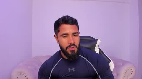 santiago_huntt online show from 12/18/25, 01:11