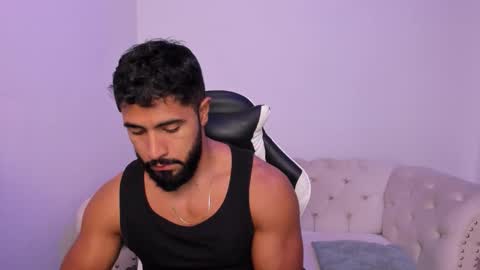 santiago_huntt online show from 02/07/26, 01:04