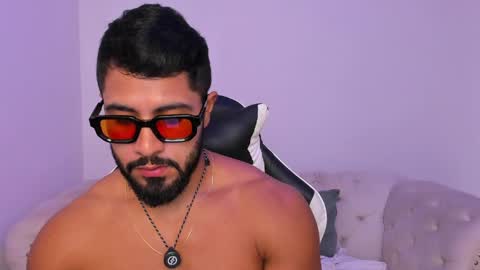 santiago_huntt online show from 04/04/26, 12:35