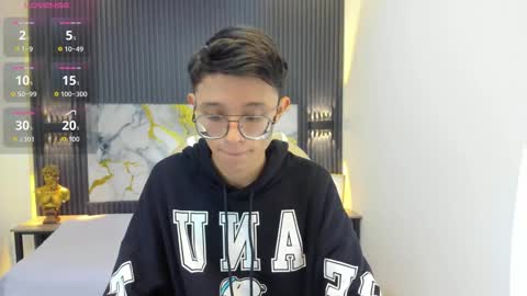 santiago_russo18 online show from 09/21/25, 01:02