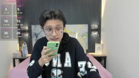 santiago_russo18 online show from 11/16/25, 01:55