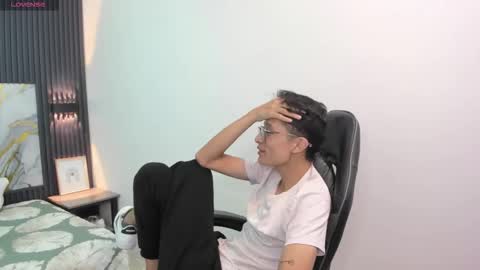 santiago_russo18 online show from 02/16/26, 08:27