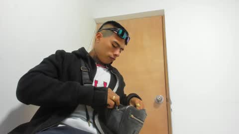 Snapshot of santiagogtx chatting on 01/03/25, 09:47 Santiago online show from 01/03/25, 09:47