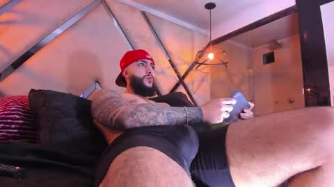 Santiago Hincapiie online show from 02/24/26, 04:54