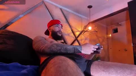 Santiago Hincapiie online show from 03/03/26, 03:45