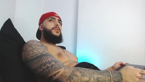 Santiago Hincapiie online show from 03/19/26, 05:11