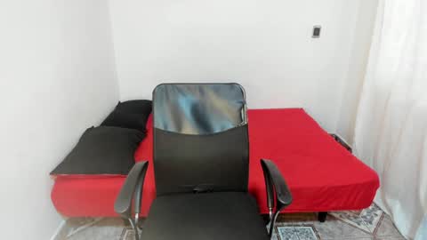 Snapshot of santiceballo chatting on 12/12/24, 07:59 Julius Novachrono online show from 12/12/24, 07:59