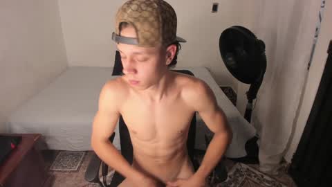 Snapshot of santiceballo chatting on 12/30/24, 10:01 Julius Novachrono online show from 12/30/24, 10:01