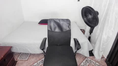 Snapshot of santiceballo chatting on 01/04/25, 10:34 Julius Novachrono online show from 01/04/25, 10:34