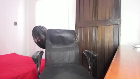 Snapshot of santiceballo chatting on 01/29/25, 05:45 Julius Novachrono online show from 01/29/25, 05:45