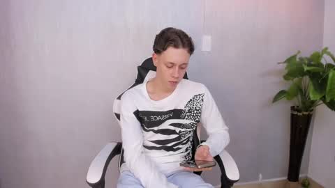 Snapshot of santiceballo chatting on 09/09/25, 07:13 Julius Novachrono online show from 09/09/25, 07:13