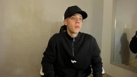 Snapshot of santiceballo chatting on 09/25/25, 07:50 Julius Novachrono online show from 09/25/25, 07:50