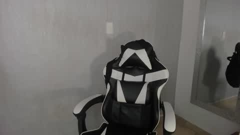 Snapshot of santiceballo chatting on 10/10/25, 08:08 Julius Novachrono online show from 10/10/25, 08:08