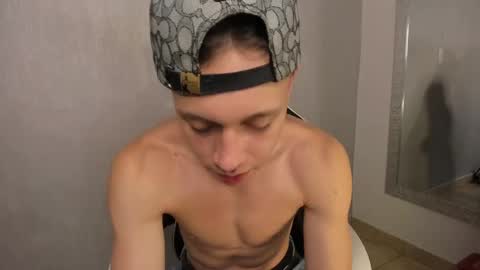 Snapshot of santiceballo chatting on 10/17/25, 07:38 Julius Novachrono online show from 10/17/25, 07:38