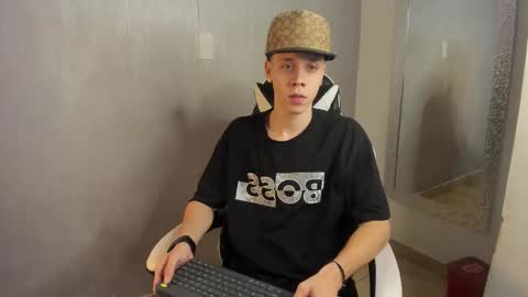 Snapshot of santiceballo chatting on 11/03/25, 11:33 Julius Novachrono online show from 11/03/25, 11:33