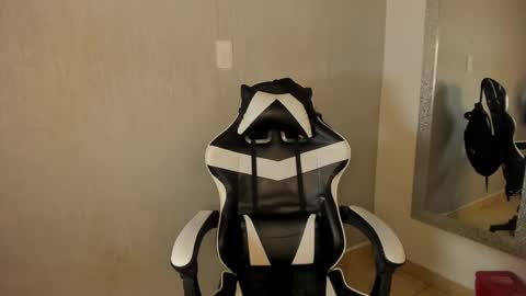 Snapshot of santiceballo chatting on 11/12/25, 07:35 Julius Novachrono online show from 11/12/25, 07:35