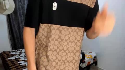 Snapshot of santiceballo chatting on 12/05/25, 01:20 Julius Novachrono online show from 12/05/25, 01:20