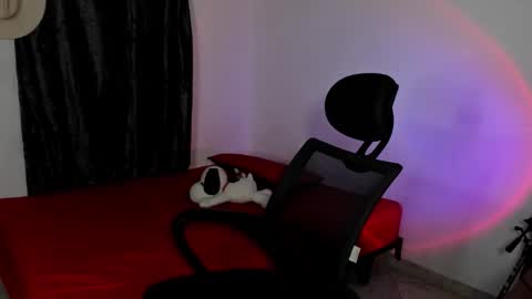 Snapshot of santiceballo chatting on 12/14/25, 05:35 Julius Novachrono online show from 12/14/25, 05:35