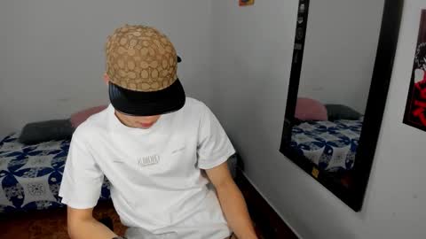 Snapshot of santiceballo chatting on 02/19/26, 05:14 Julius Novachrono online show from 02/19/26, 05:14