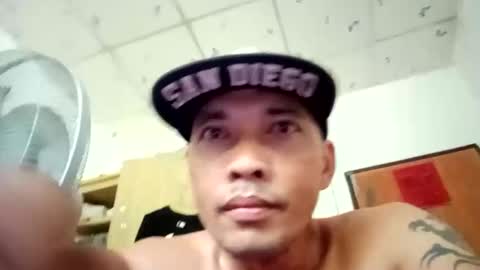 Snapshot of santichai561323 chatting on 03/20/26, 04:17 santichai561323 online show from 03/20/26, 04:17