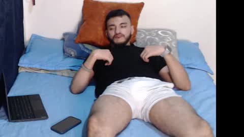 Snapshot of santiexxx chatting on 10/11/25, 03:39 santiexxx online show from 10/11/25, 03:39