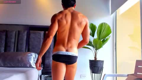 Santiago Seans online show from 12/21/25, 02:35