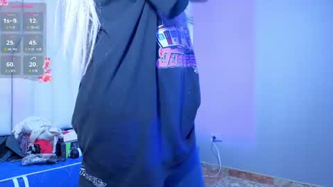 Snapshot of santsara chatting on 06/30/26, 12:06 SANTSARA online show from 06/30/26, 12:06
