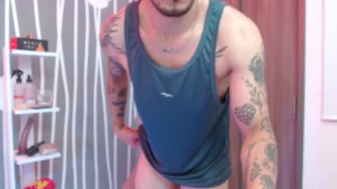 Santy Torres online show from 11/30/25, 04:27