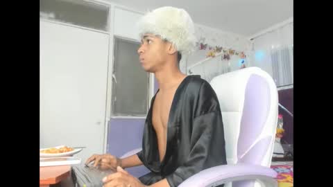 Snapshot of santy_bigcock_01 chatting on 11/09/25, 02:04 santy online show from 11/09/25, 02:04