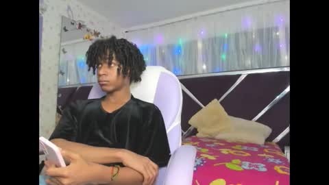 Snapshot of santy_bigcock_01 chatting on 01/13/26, 05:51 santy online show from 01/13/26, 05:51