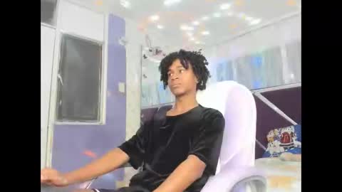 Snapshot of santy_bigcock_01 chatting on 01/15/26, 01:10 santy online show from 01/15/26, 01:10