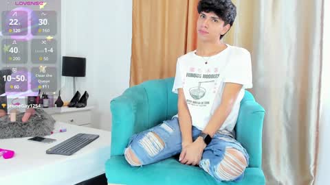 Snapshot of santy_carrington chatting on 01/24/25, 04:06 Santiago Carrington online show from 01/24/25, 04:06