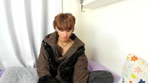 Snapshot of santy_kitty chatting on 01/13/25, 05:55 kitty online show from 01/13/25, 05:55