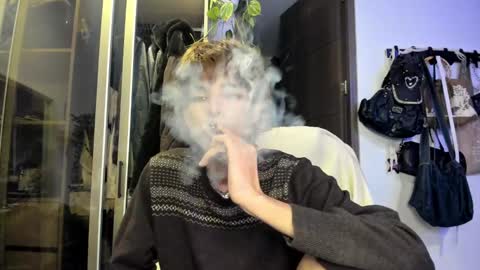 Snapshot of santy_kitty chatting on 01/29/25, 01:48 kitty online show from 01/29/25, 01:48