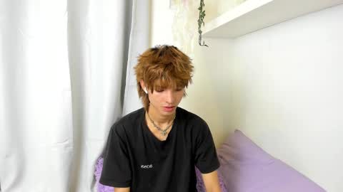 Snapshot of santy_kitty chatting on 02/15/25, 12:04 kitty online show from 02/15/25, 12:04