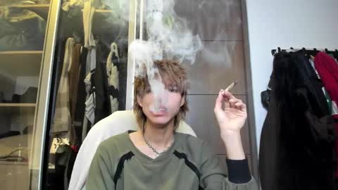 Snapshot of santy_kitty chatting on 02/19/25, 12:14 kitty online show from 02/19/25, 12:14