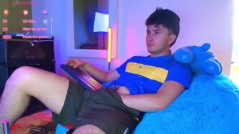 Santyago online show from 11/19/25, 07:03