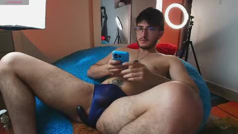 Snapshot of santyago_taylor chatting on 05/11/26, 09:12 Santyago online show from 05/11/26, 09:12