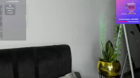 Snapshot of sapphire_fire chatting on 11/30/25, 08:29 steph online show from 11/30/25, 08:29