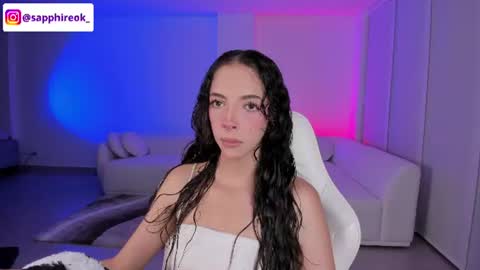 Snapshot of sapphire_venus chatting on 07/27/26, 01:45 Valerin online show from 07/27/26, 01:45