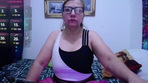 sara online show from 09/28/25, 02:22