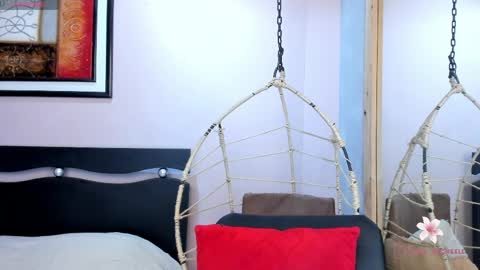    online show from 04/07/26, 12:05