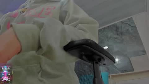 sara allenx online show from 12/01/25, 01:49