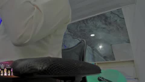 sara allenx online show from 12/14/25, 07:29