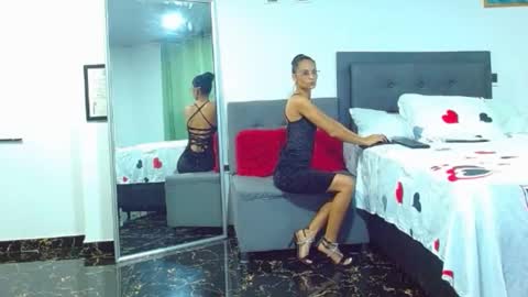 Snapshot of sara_carmona chatting on 03/08/25, 12:44 SARA online show from 03/08/25, 12:44