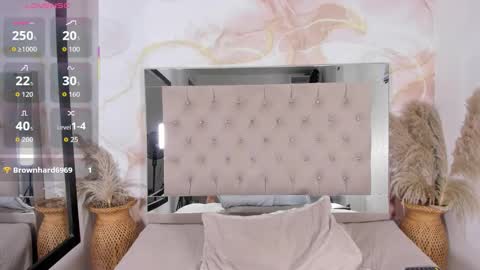 sara_connde online show from 09/18/25, 08:22