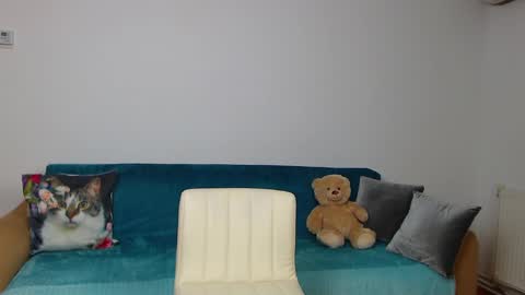 Snapshot of sara_daisy chatting on 01/22/25, 09:10 Im Sara I am happy to be here online show from 01/22/25, 09:10