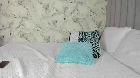 Snapshot of sara_fernandezz chatting on 12/04/24, 03:43 sara online show from 12/04/24, 03:43