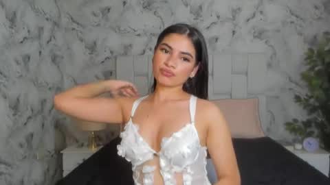Snapshot of sara_fernandezz chatting on 03/08/25, 03:50 sara online show from 03/08/25, 03:50